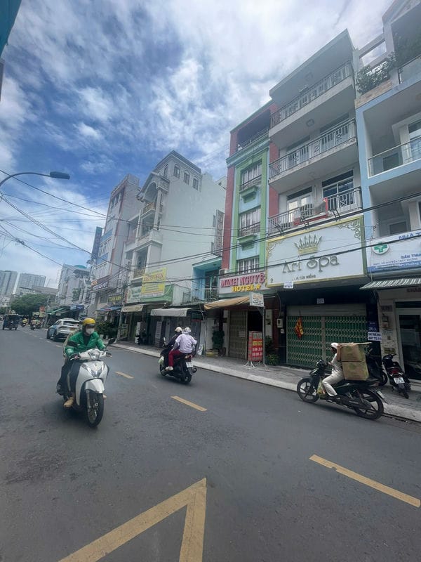 Cho thuê nhà Chợ Tân Quy Quận 7 4,2x19 80m2 nhà 3 tầng giá 38 triệu
